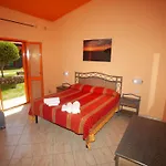 Luxus-drei-zimmer-wohnungen Mit Grossem Garten By Interhome *