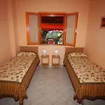 Апартаменты Luxus-drei-zimmer-wohnungen Mit Grossem Garten By Interhome Санта-Мария