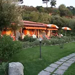 Luxus-drei-zimmer-wohnungen Mit Grossem Garten By Interhome