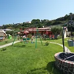 Апартаменты Luxus-drei-zimmer-wohnungen Mit Grossem Garten By Interhome