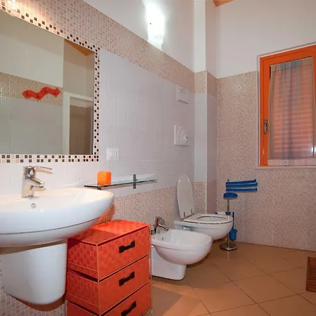 Luxus-drei-zimmer-wohnungen Mit Grossem Garten By Interhome * Санта-Мария