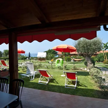 Luxus-drei-zimmer-wohnungen Mit Grossem Garten By Interhome דירה סנטה מריה