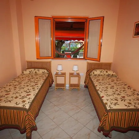 דירה Luxus-drei-zimmer-wohnungen Mit Grossem Garten By Interhome סנטה מריה