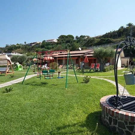 דירה Luxus-drei-zimmer-wohnungen Mit Grossem Garten By Interhome