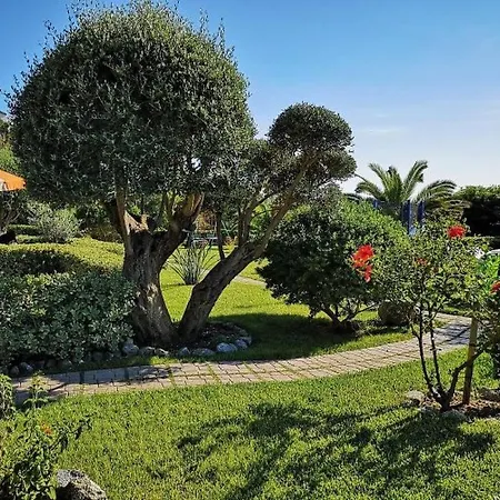 Luxus-drei-zimmer-wohnungen Mit Grossem Garten By Interhome דירה סנטה מריה