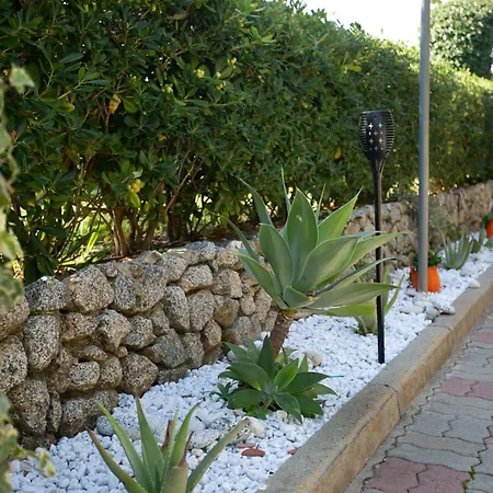 Luxus-drei-zimmer-wohnungen Mit Grossem Garten By Interhome דירה סנטה מריה