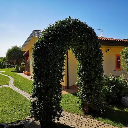 דירה Luxus-drei-zimmer-wohnungen Mit Grossem Garten By Interhome *