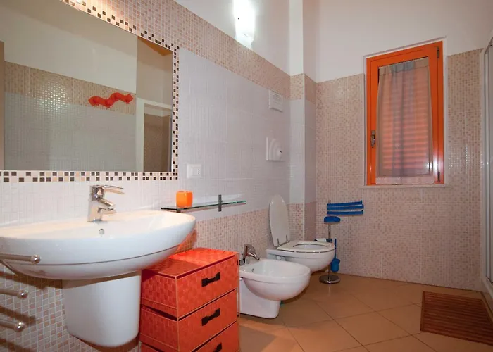 Luxus-drei-zimmer-wohnungen Mit Grossem Garten By Interhome * Санта-Мария