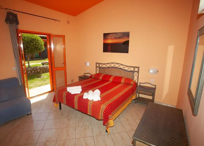 Luxus-drei-zimmer-wohnungen Mit Grossem Garten By Interhome *