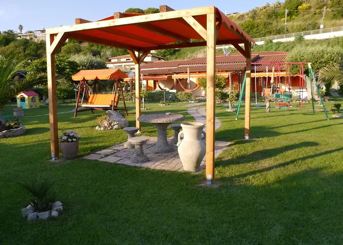 Апартаменты Luxus-drei-zimmer-wohnungen Mit Grossem Garten By Interhome *