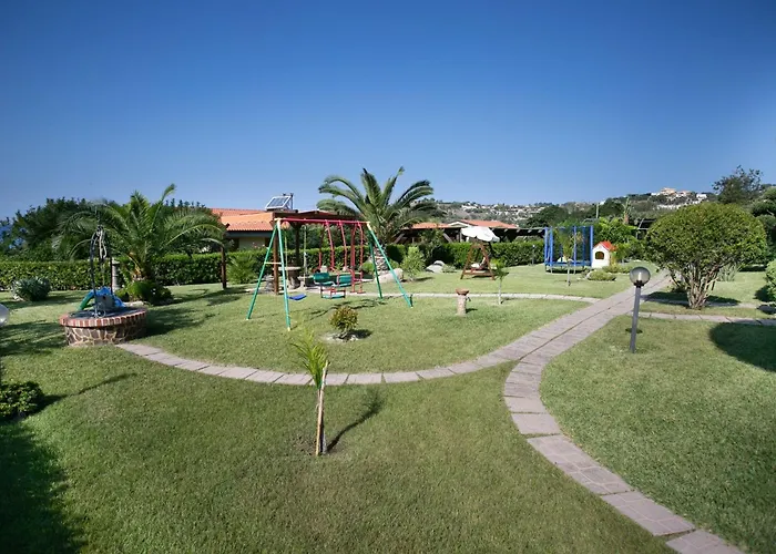 Апартаменты Luxus-drei-zimmer-wohnungen Mit Grossem Garten By Interhome *