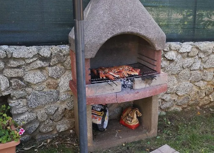 Luxus-drei-zimmer-wohnungen Mit Grossem Garten By Interhome Апартаменты